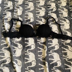 SALE Victoria’s Secret date push up bra